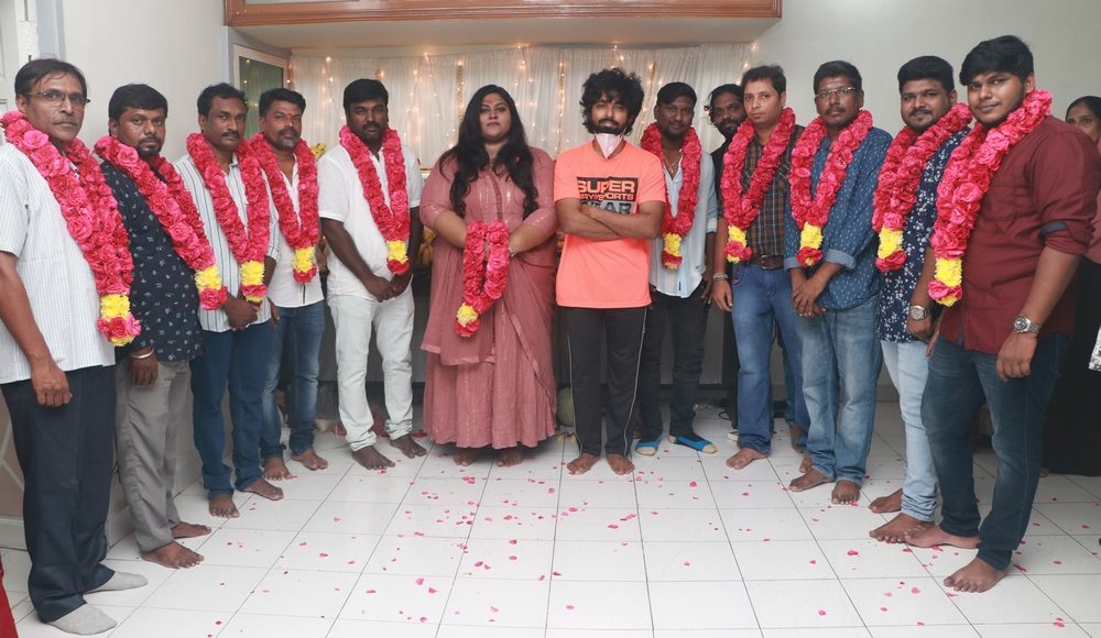 GV Prakash’s romantic thriller film begins with pooja (1)